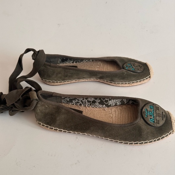 Tory Burch Minnie Medallion Ankle-Wrap Ballet Espadrilles - Picture 4 of 10